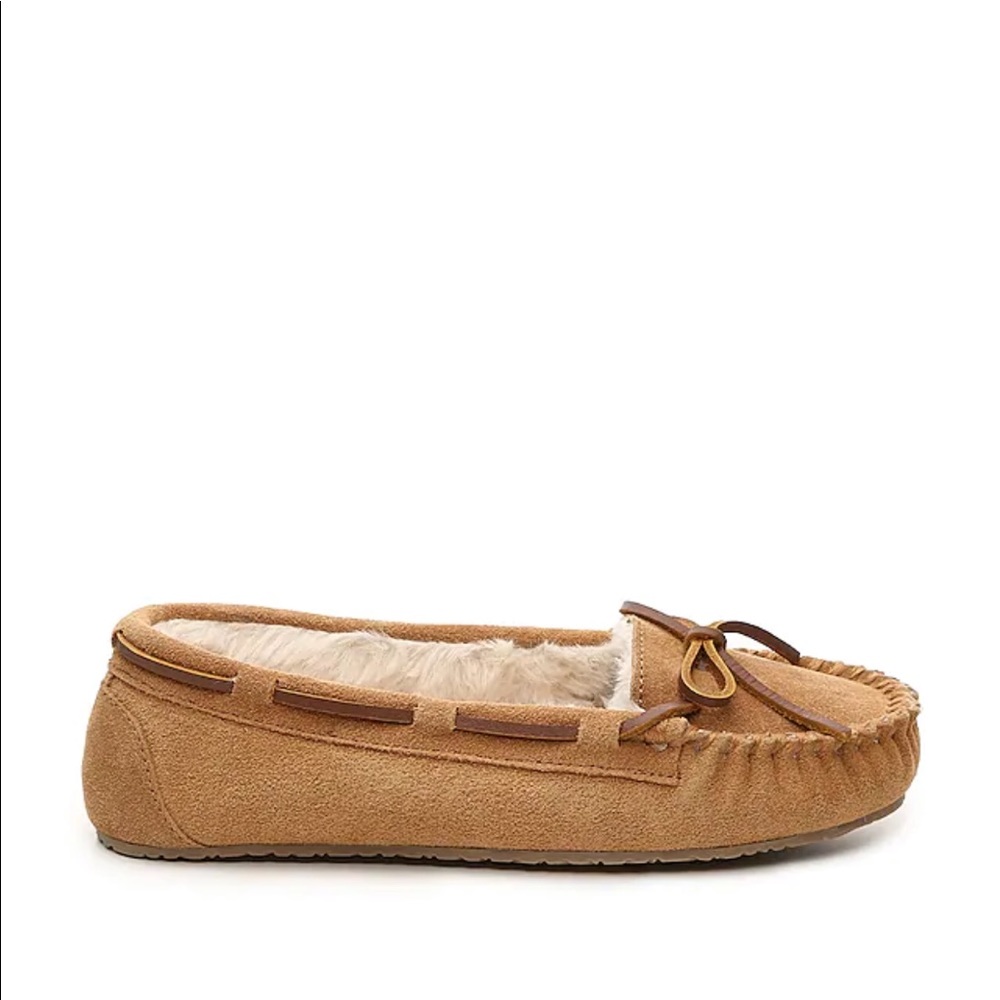 New Minnetonka brown slippers